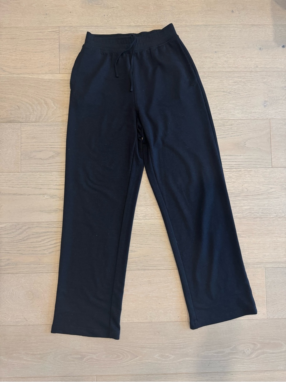 ALO Yoga Black Drawstring Waist Wide-Leg Pants - Picture 2 of 6